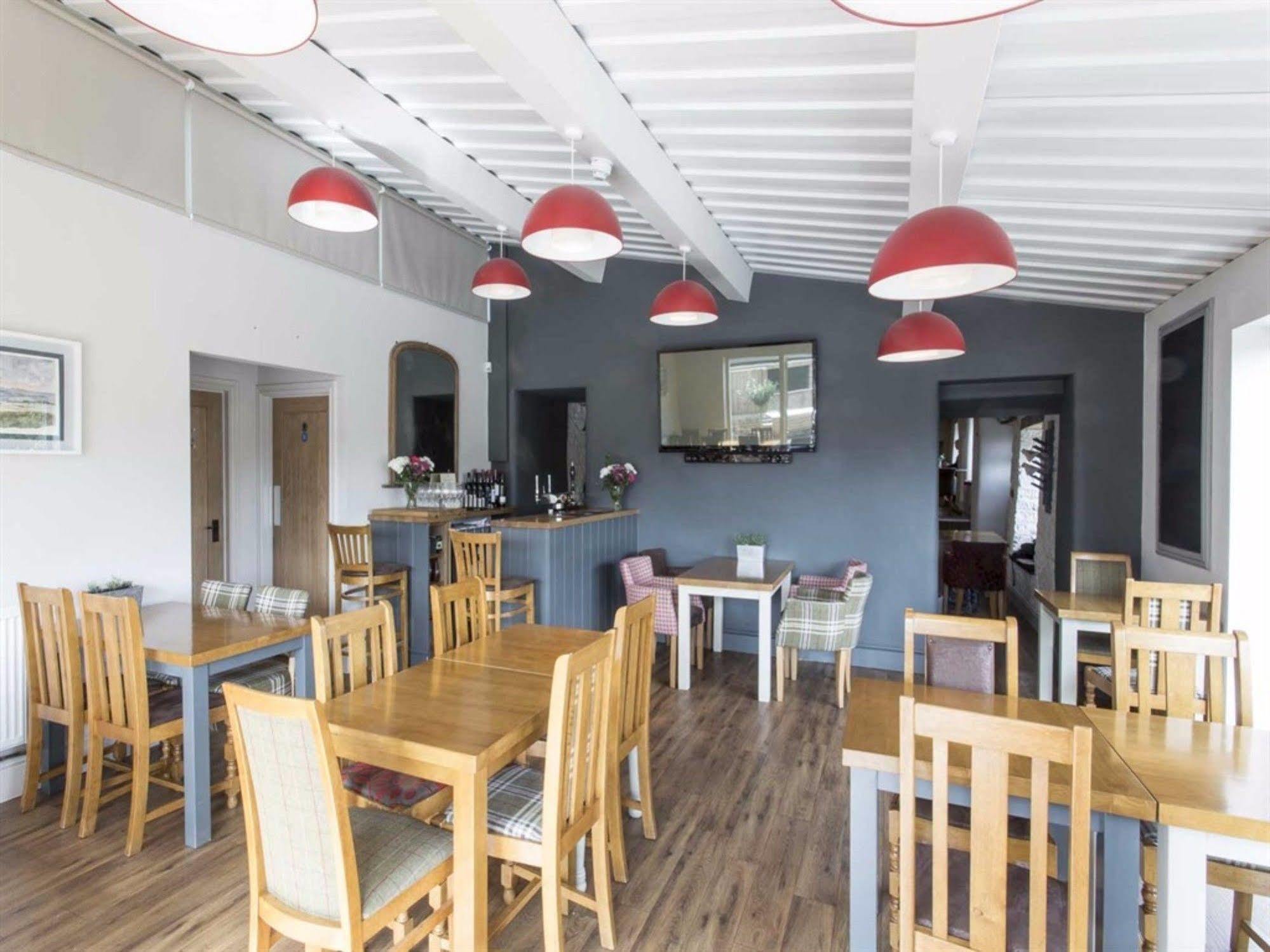 The Bell Inn สเตราด์ ภายนอก รูปภาพ