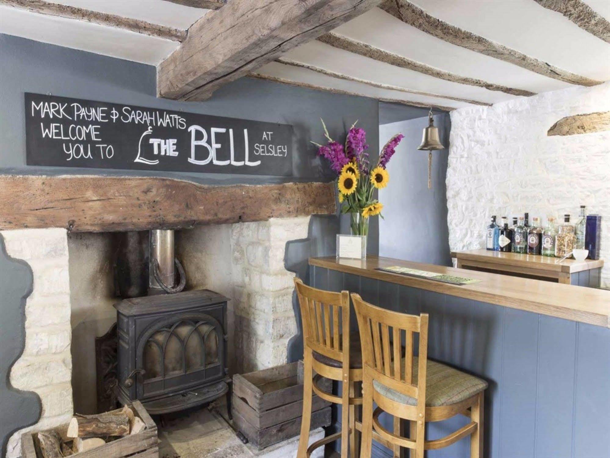 The Bell Inn สเตราด์ ภายนอก รูปภาพ